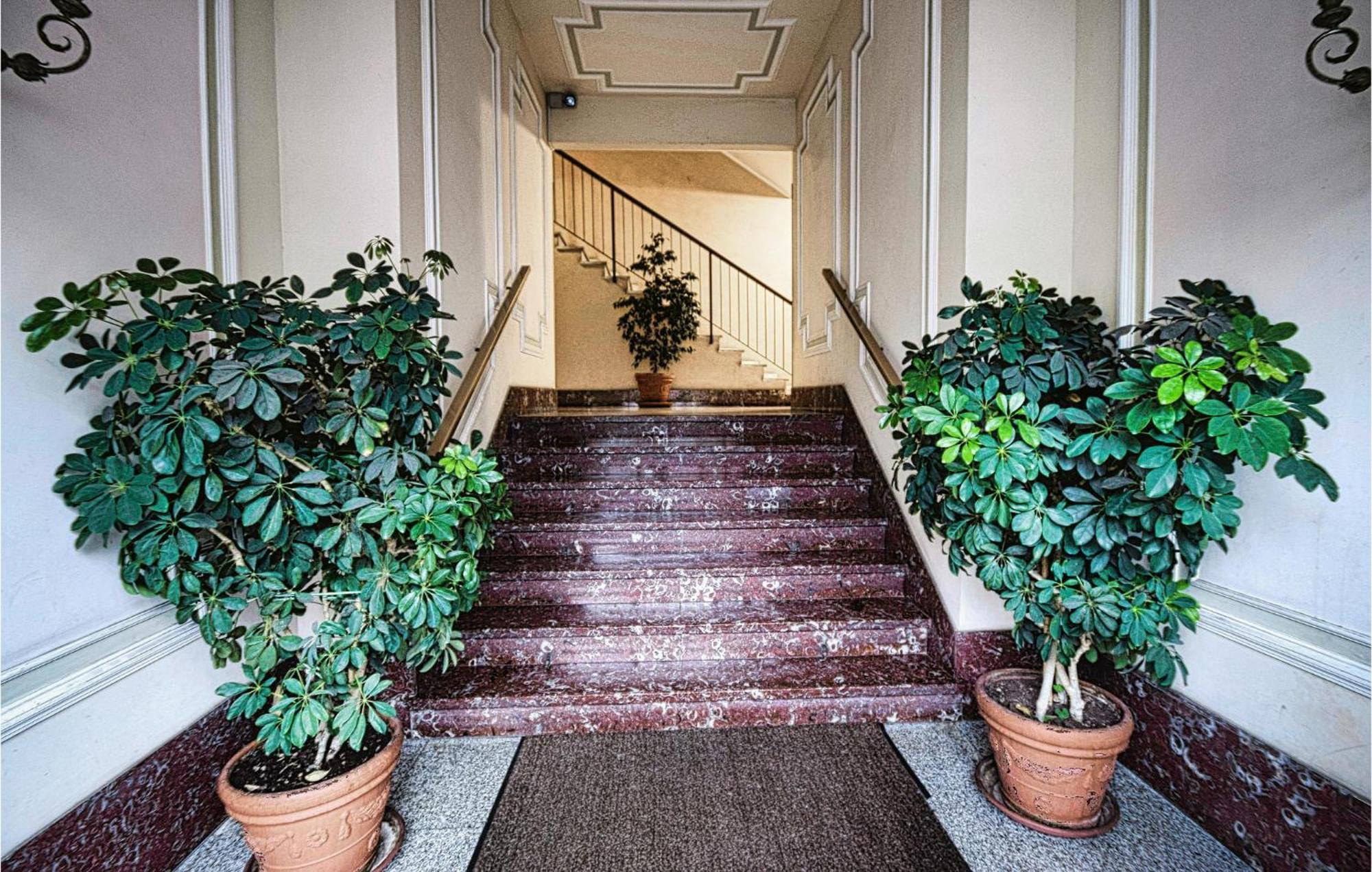 1 Bedroom Lovely Apartment In Реко Екстериор снимка