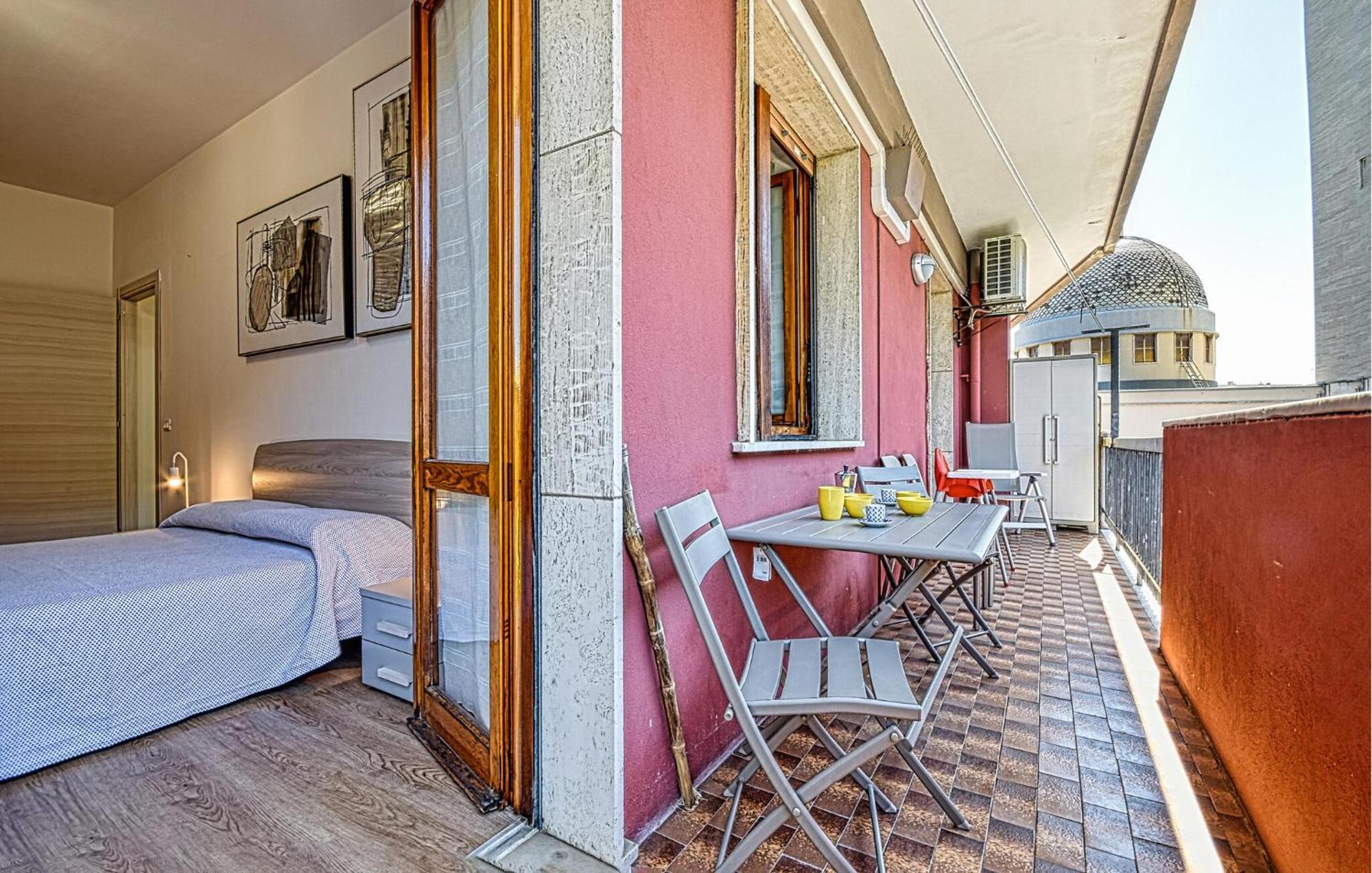 1 Bedroom Lovely Apartment In Реко Екстериор снимка